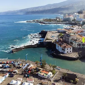 home2book-beachfront-canarian-style-balcony-house.in-canary-islands.com/